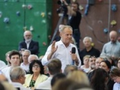 Tusk komentuje słowa Hołowni o zamachu stanu