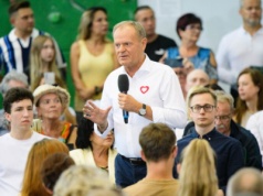 Premier Donald Tusk w Pabianicach: Stabilizacja kraju i budowa siły Polski priorytetem nowego rządu [ZDJĘCIA]