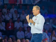 Te słowa wstrząsnęły polską polityką. Tusk: Jak z dziećmi na wakacjach