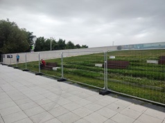 Dach Cogiteonu zamknięty. Ustawiono ogrodzenie. Wstępu pilnuje ochrona