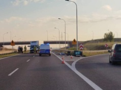 Rozbił się na obwodnicy Ostrowa