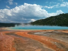 Superwulkan Yellowstone nawiedzają liczne wstrząsy. Nowe badania pokazały szokującą prawdę