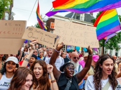 Tysiące osób na ulicach Amsterdamu. Przez stolicę Holandii przeszła Parada Równości