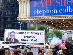 Koniec legendy amerykańskiej telewizji. Media podlizują się Trumpowi, ofiarą Stephen Colbert