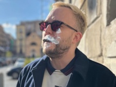 „Szpagat z Kabat” – Ten Typ Mes uderza w Tedego