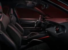 Hybrydowy SUV klasy premium za 108 tys. zł? Nic dziwnego, że sprzedaż wystrzeliła