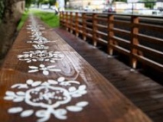 Mostek jak z bajki! W Wągrowcu powstała prawdziwa perełka folkowego designu