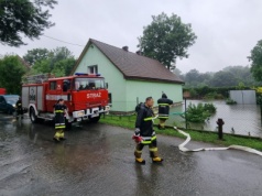 Pogoda staje się coraz groźniejsza. Najwyższy poziom ostrzeżeń w wielu regionach [RELACJA NA ŻYWO]