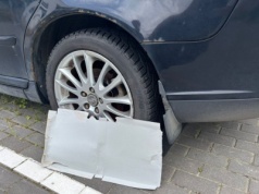 Owijam opony kartonem i problem z głowy. Wszyscy kierowcy powinni robić to latem