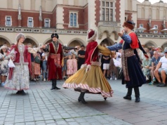 Ulewa w Krakowie. Organizator odwołał wydarzenie na Rynku Głównym