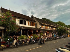 LUANG PRABANG – magiczne miasteczko w Laosie – co zobaczyć?