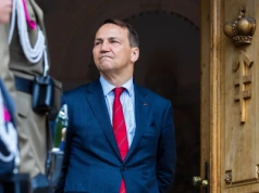 Polacy ocenili Sikorskiego. Polityk komentuje wyniki sondażu