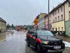 Kiedy odpuszczą deszcze? Długoterminowa prognoza pogody nie pozostawia złudzeń. Wróci lato?