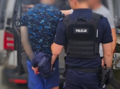 Ząbkowice Śląskie. Poszukiwany za rozbój próbował uciekać przez okno