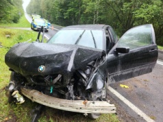 Kierowca BMW miał 3 promile i jechał bez prawa jazdy – rozbił się na DK16