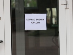150 proc. w górę. Studenci i absolwenci słono zapłacą za kolejne zgłoszenie do LEK i LDEK