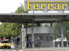 Ferrari testuje Xiaomi. Włosi biorą korepetycje z chińskiego