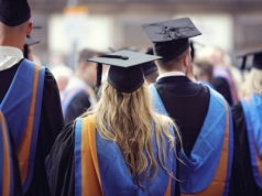Coraz więcej nastolatków w USA nie chce iść na studia