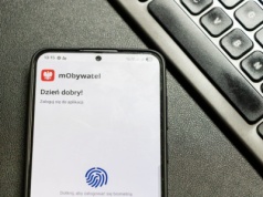 Do czego mObywatel wykorzystuje uprawnienia aplikacji? Są wątpliwości, ale ekspert uspokaja