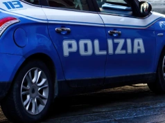 Kierowca zostawił uchyloną szybę w samochodzie. Nie spodziewał się mandatu
