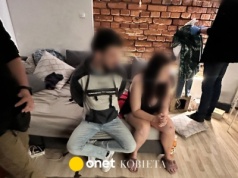 Świętowali zaręczyny. Nagle do ich mieszkania wparowała policja