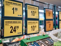 Biedronka oszalała i rozdaje pieniądze. Klienci muszą tylko spełnić ten prosty warunek