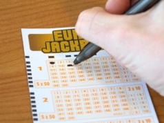 Gracz z Polski z dużą wygraną po wtorkowym losowaniu Eurojackpot. Inny szczegół wyników jest zaskakujący