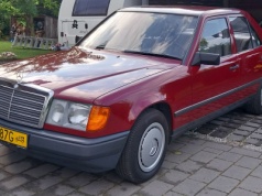Mercedes 230E W124 1988 – 21900 PLN – Chrzanów