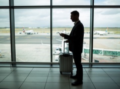 Radom zamiast Warszawy: Wizz Air zmienia lotniska bez zgody pasażerów