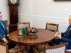 Nowy lider sondażu zaufania. Fatalny wynik Hołowni