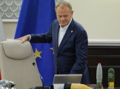 Szykuje się podatek od smartfonów. Rząd pokazał stawki