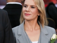 Marta Nawrocka w zjawiskowej kreacji ogłosiła o poranku dobrą nowinę. 