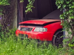 Wraki aut zalegają w Grudziądzu? Lewica ma pomysł na zwiększenie liczby miejsc parkingowych