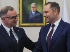 Duda wręczył Nawrockiemu prezent. 