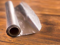 Niemiecki trik z folią aluminiową, który pozwala utrzymać ciepło w domu zimą
