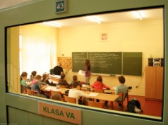 Tylko 5 proc. nauczycieli to osoby przed trzydziestką. 