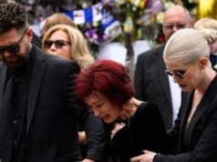 Zrozpaczona Sharon oddała hołd Ozzy'emu Osbourne'owi. Dzieci nie mogły powstrzymać łez