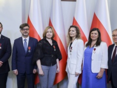 Pracownicy Fundacji Wolność i Demokracja z odznaczeniami państwowymi