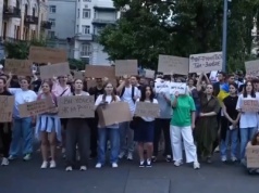 Zełenski ugiął się przed protestami. Musiał wycofać swoją decyzję