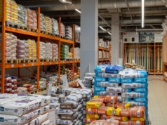 Ceny materiałów budowlanych hamują. Wiemy, które produkty najmocniej tanieją