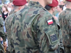 Ulicami Krakowa przejdzie marsz z asystą wojskową i orkiestrą 