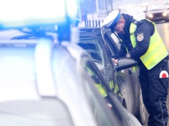 Zatrzymano kierującą porsche. Onet: za kierownicą sędzia pod wpływem