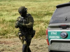 Domagał się przestrzegania prawa, dostał akt oskarżenia. Represje za pomoc humanitarną na granicy