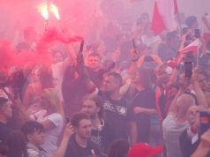 „Nie będzie Niemiec pluł nam w twarz”. Ulicami Warszawy przeszedł Marsz Powstania Warszawskiego