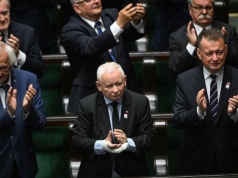 PiS na czele wyborczego wyścigu! SONDAŻ