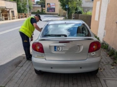 Mistrzowie Parkowania - chodnik to nie parking
