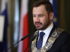 Prezydent Krakowa reaguje na burzę wokół KPO. Wspomniał o mężu Szydło