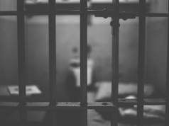 USA: Więźniowie będą dzieleni ze względu na biologiczną płeć. Ważny krok stanu Oklahoma w obronie kobiet
