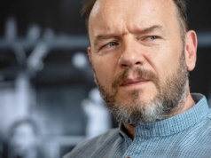 Redbad Klynstra w sądzie. Aktorzy po publikacji Onetu: niepokojące doniesienia