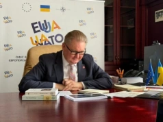 Wicepremier Ukrainy zadrwił z Sikorskiego? Znamienny szczegół na zdjęciu